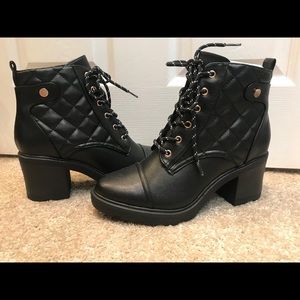 Low heel boots